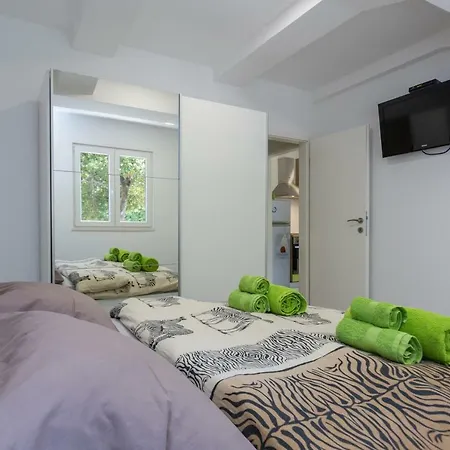 & Art Of Pleasure Apartment *